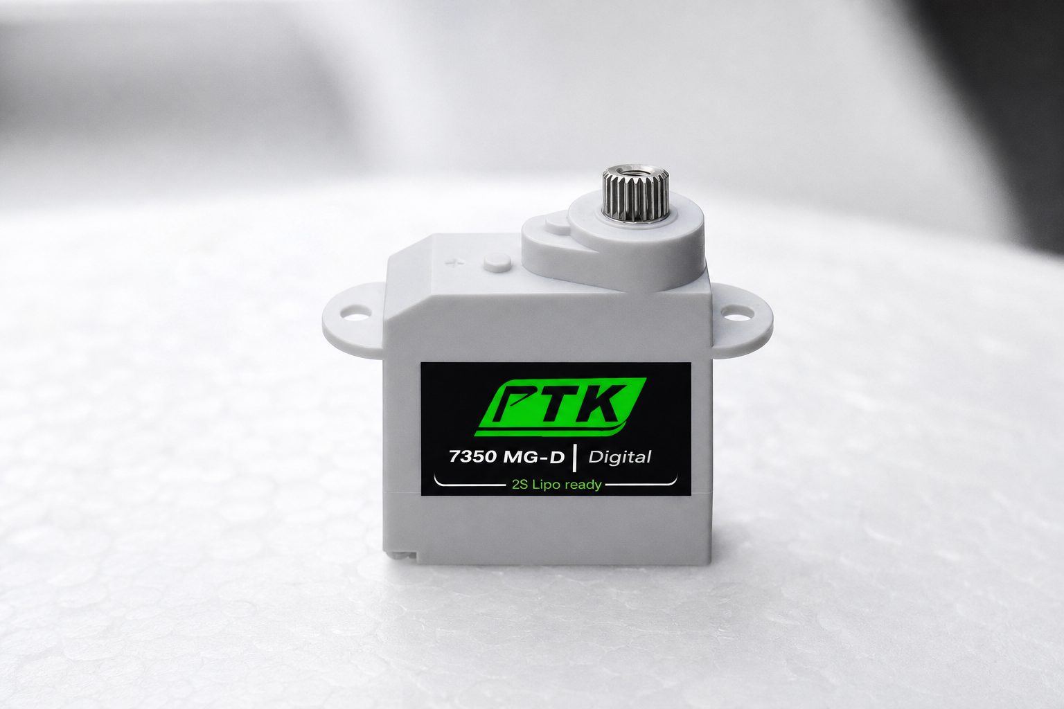 PTK 7350 MG-D je 5,7 g digitálne metal-gear servo s 1,5 kg·cm pri 6 V pre malé EPP a indoor RC lietadlá